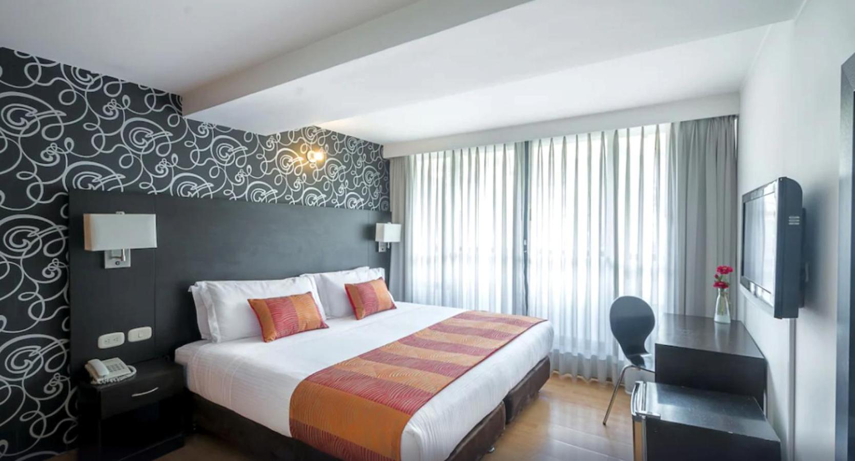 Hotel Silver Javeriana By Hospedium Bogota Exterior photo